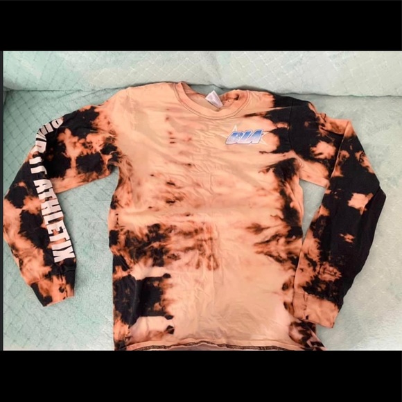 Clothing - Picture 3 of 11